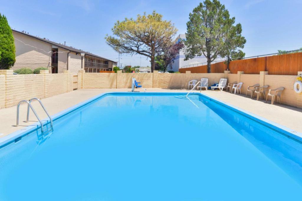 Days Inn By Wyndham Albuquerque Northeast מראה חיצוני תמונה